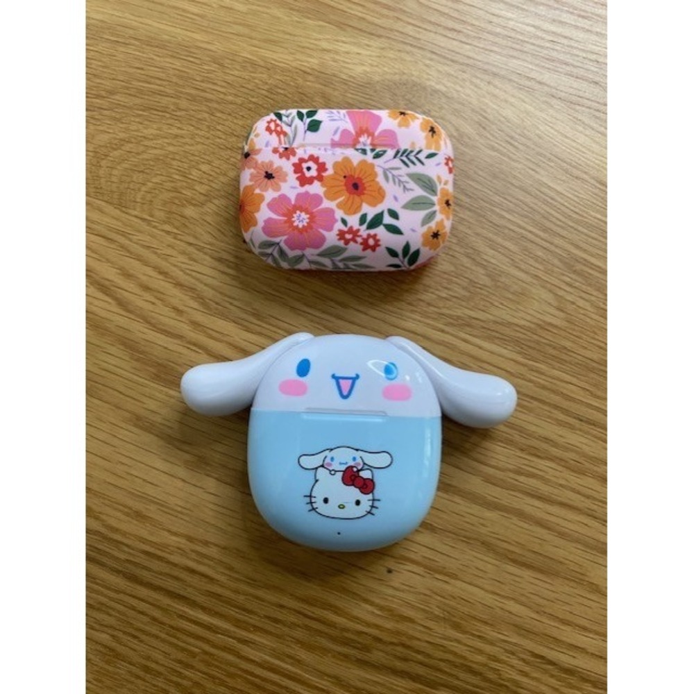 Sanrio Cinnamoroll Wireless Earbuds & Floral Case Set Blue Pink NOT TESTED